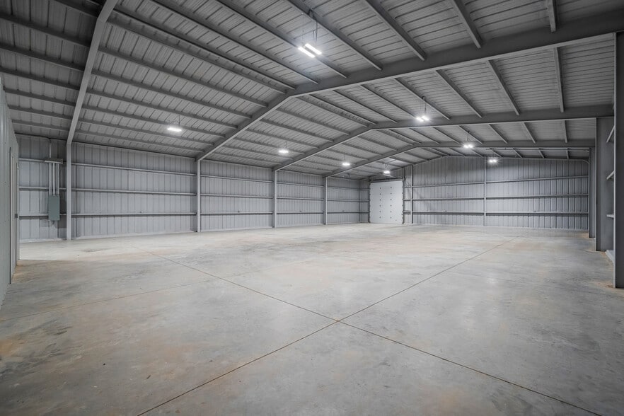More Photos Of 8922 County Road 6820, Lubbock Warehouse For Lease