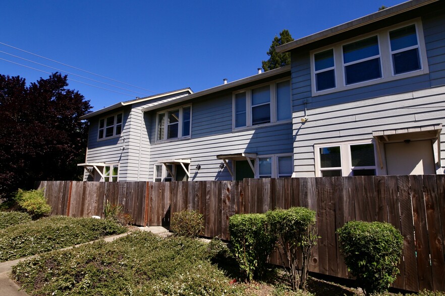 More Photos Of 400 Earle St, Santa Rosa Apartments For Sale