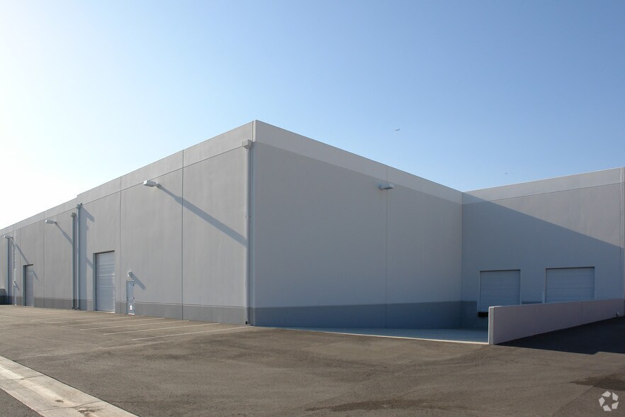 More Photos Of 13188 Flores St, Santa Fe Springs Warehouse For Lease