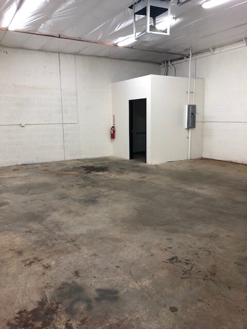 More Photos Of 7505-7515 N 69th Ave, Glendale Service For Lease