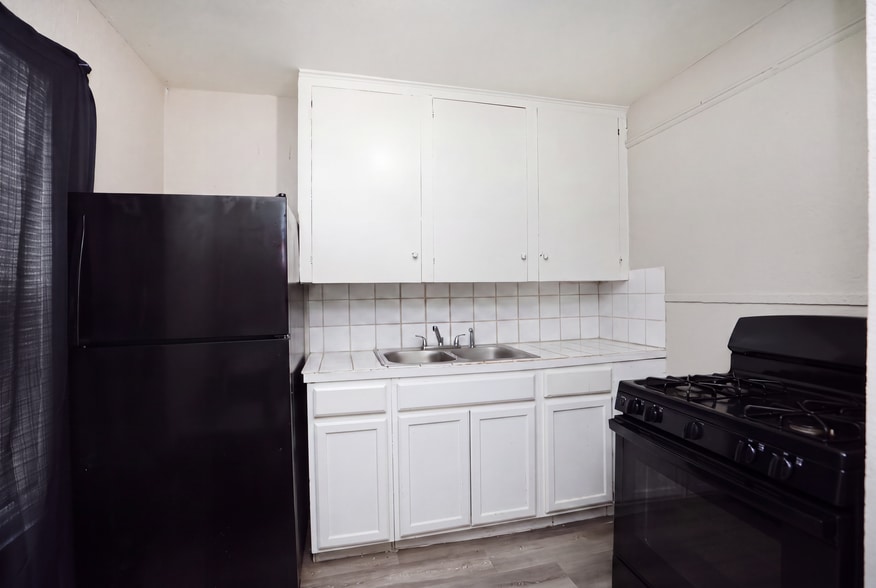 More Photos Of 521 2nd Ave N, Texas City Apartments For Sale
