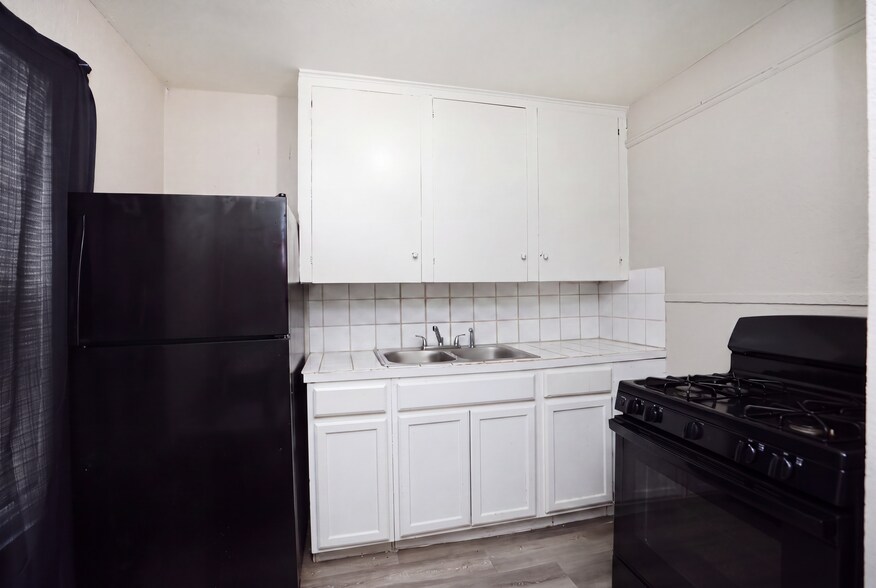 More Photos Of 521 2nd Ave N, Texas City Apartments For Sale