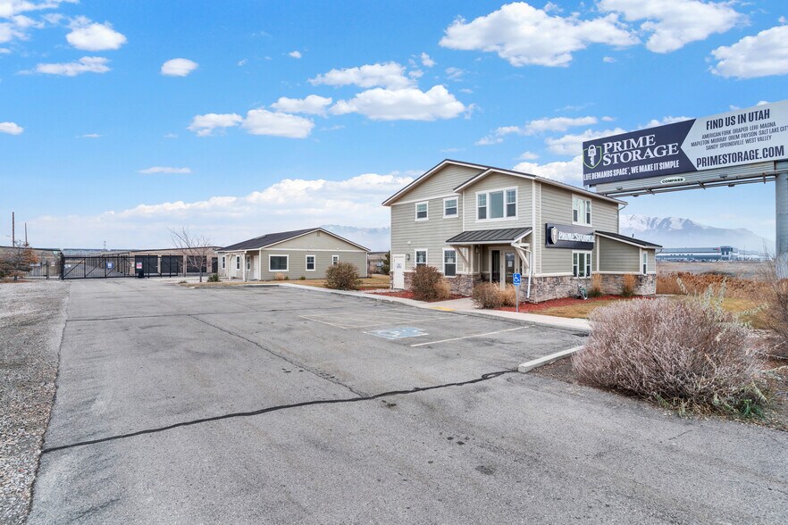 More Photos Of 7425 W Highway 201, Magna Self Storage For Lease