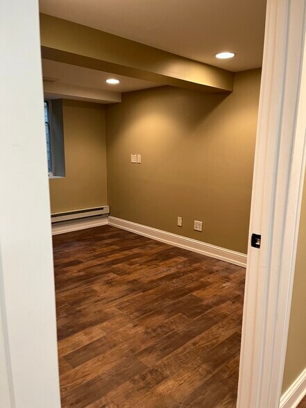 More Photos Of 2600 Johnson St NE, Minneapolis Freestanding For Lease