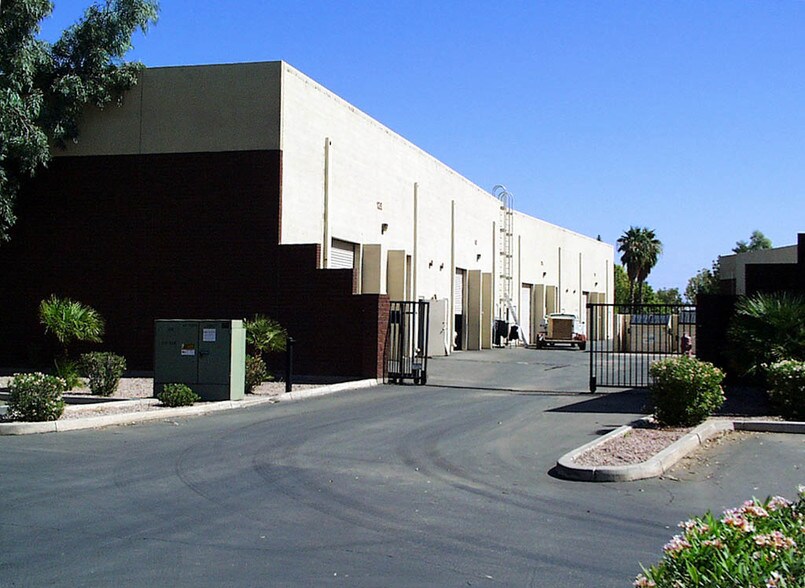 More Photos Of 135 E Chilton Dr, Chandler Showroom For Sale