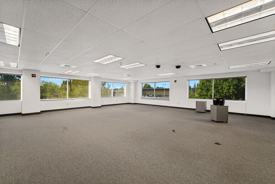 More Photos Of 2850-2860 Broadway St NE, Salem Medical For Lease