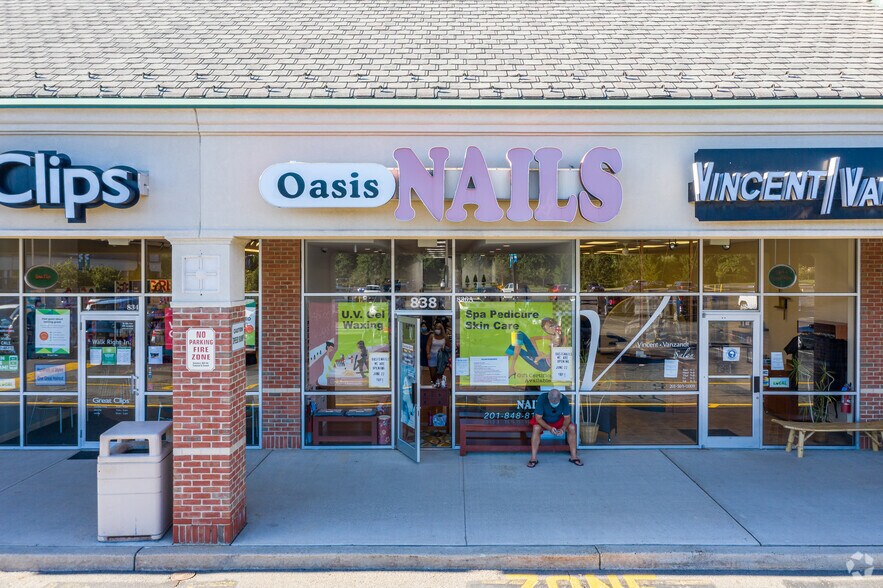 More Photos Of 814-860 Franklin Ave, Franklin Lakes Unknown For Lease