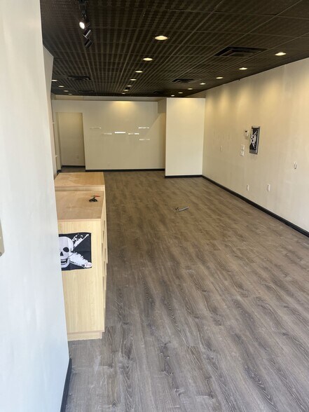 More Photos Of 51-59 Deer Park Ave, Babylon Storefront Retail Residential For Lease