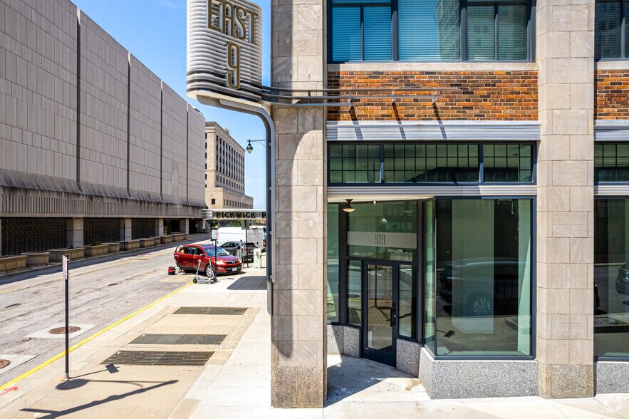 More Photos Of 939 McGee St, Kansas City Storefront Retail Office For Lease
