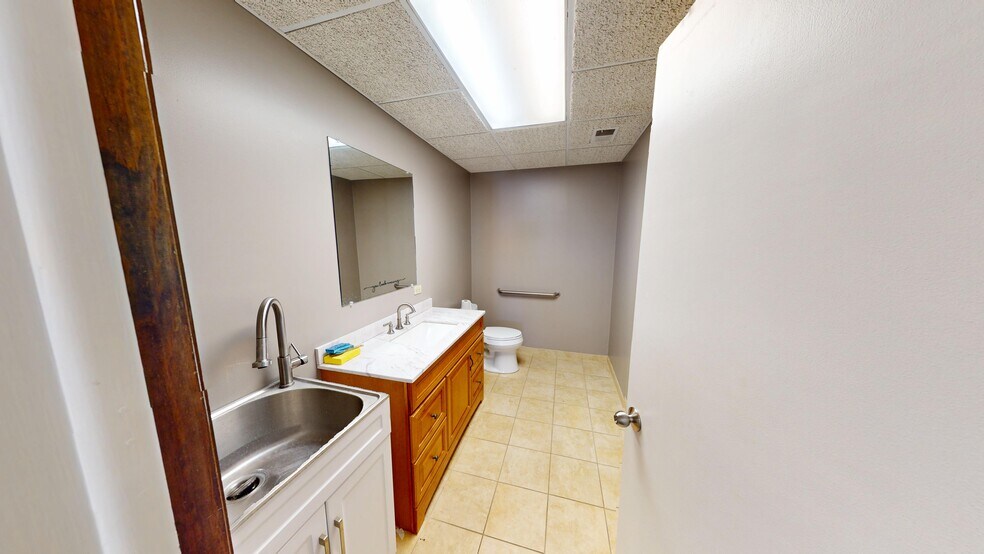 More Photos Of 236 W Northwest Hwy, Barrington Storefront Retail Office For Sale