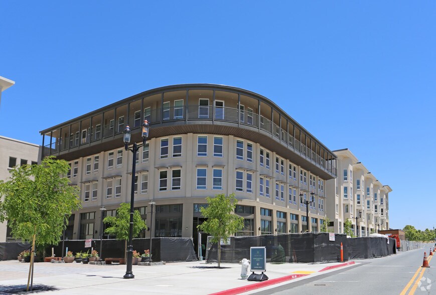 More Photos Of 1375-1411 Sycamore Ave, Hercules Unknown For Lease