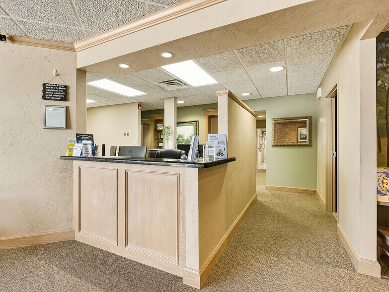 More Photos Of 931 Arlington St, Ada Office For Sale