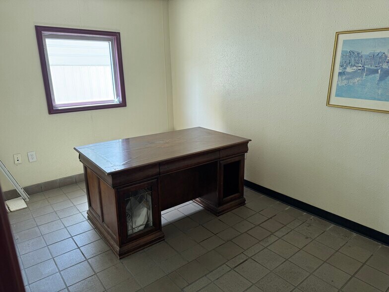 More Photos Of 9322 LBJ Fwy, Dallas Fast Food For Lease