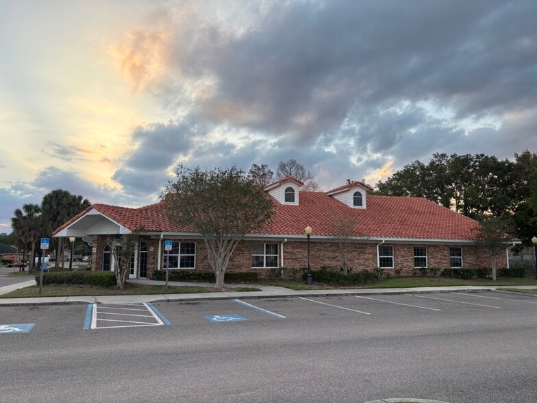 More Photos Of 825 E Oak St, Kissimmee Medical For Sale