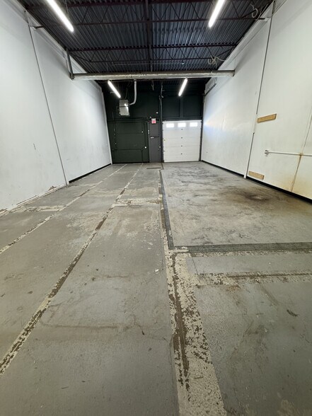 More Photos Of 10525 170 St NW, Edmonton Office For Lease