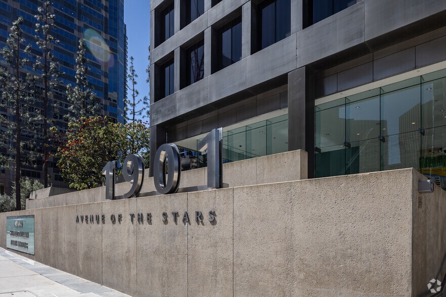 More Photos Of 1901 Avenue of the Stars, Los Angeles Office For Lease
