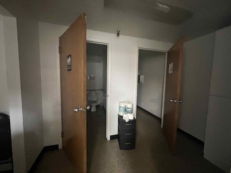 More Photos Of 256 24th St, Ogden Freestanding For Lease