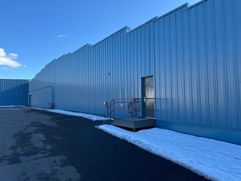 More Photos Of 1328 Curling Way, Wausau Manufacturing For Lease