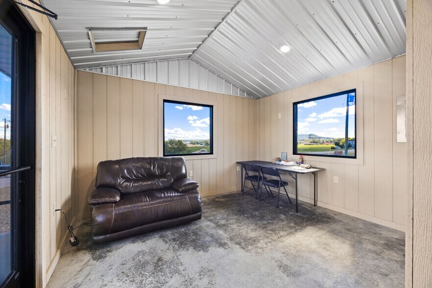 More Photos Of 610 Mammoth Cave St, Cave City Land For Sale