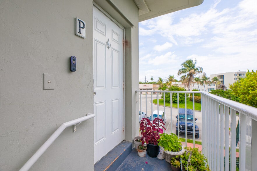 More Photos Of 1980 Biarritz Dr, Miami Beach Apartments For Sale