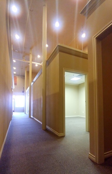 More Photos Of 208 N Bryan Ave, Bryan Office Residential For Lease