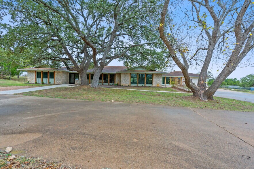 Primary Photo Of 13617 Fitzhugh Rd, Austin Showroom For Lease