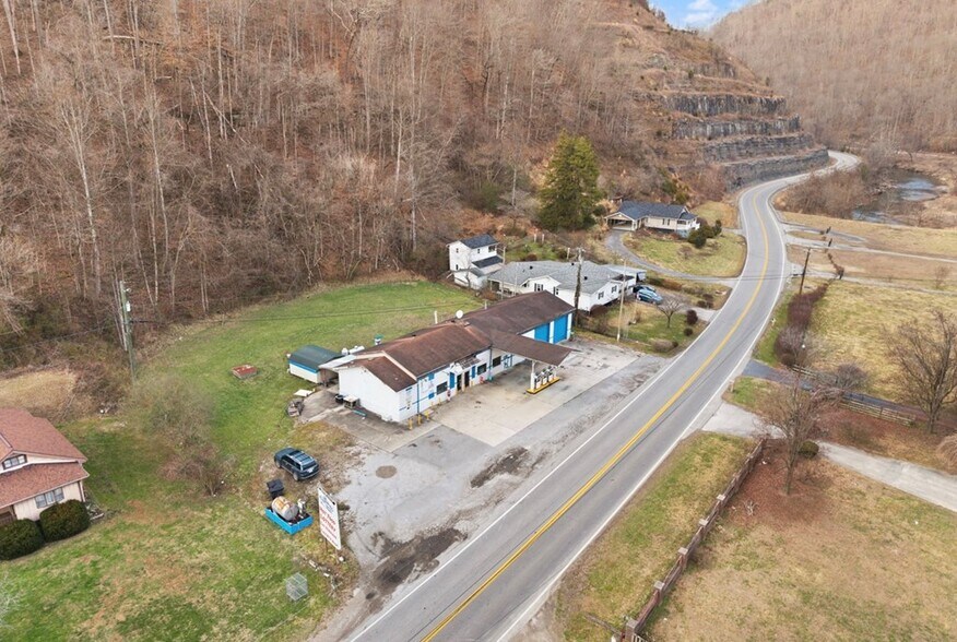More Photos Of 8649 KY Highway 7, Viper Service Station For Sale