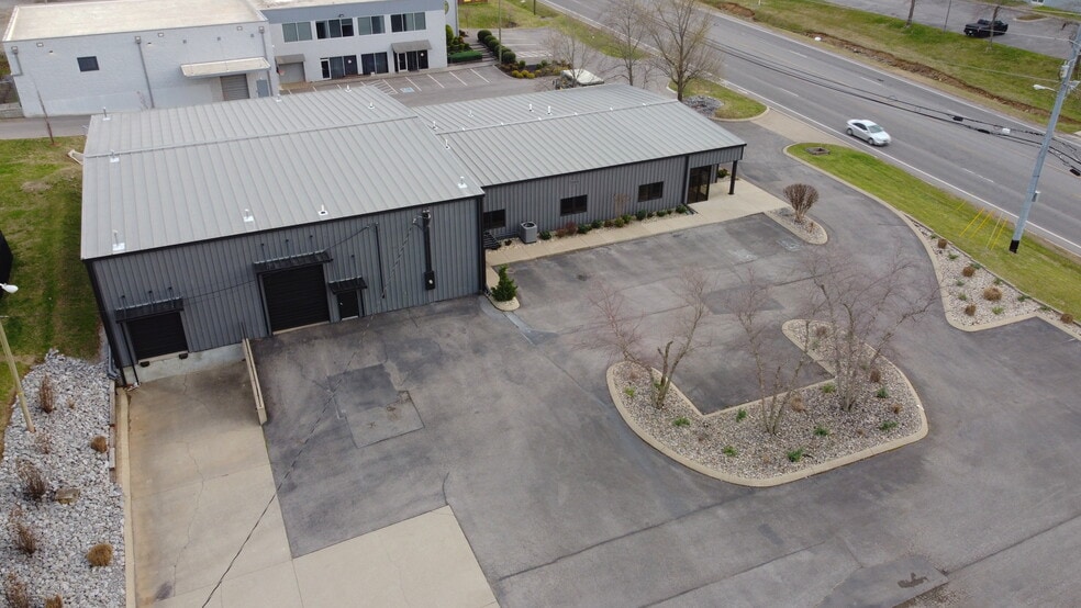 More Photos Of 533 Myatt Dr, Madison Showroom For Sale