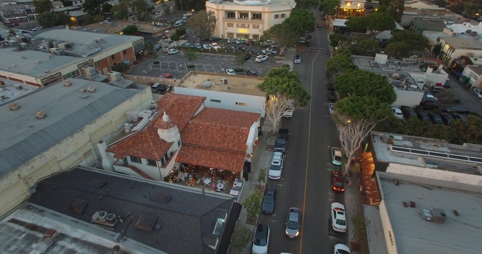 More Photos Of 224-226 Ocean Ave, Laguna Beach Freestanding For Lease