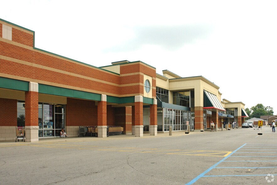 More Photos Of 215-305 E Lewis & Clark Pky, Clarksville Storefront For Lease