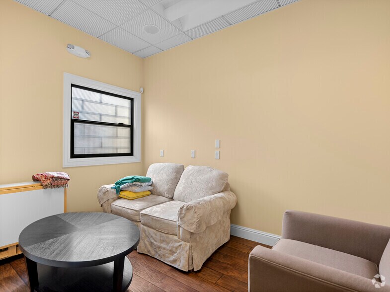 More Photos Of 652-670 E Santa Clara St, San Jose Medical For Sale