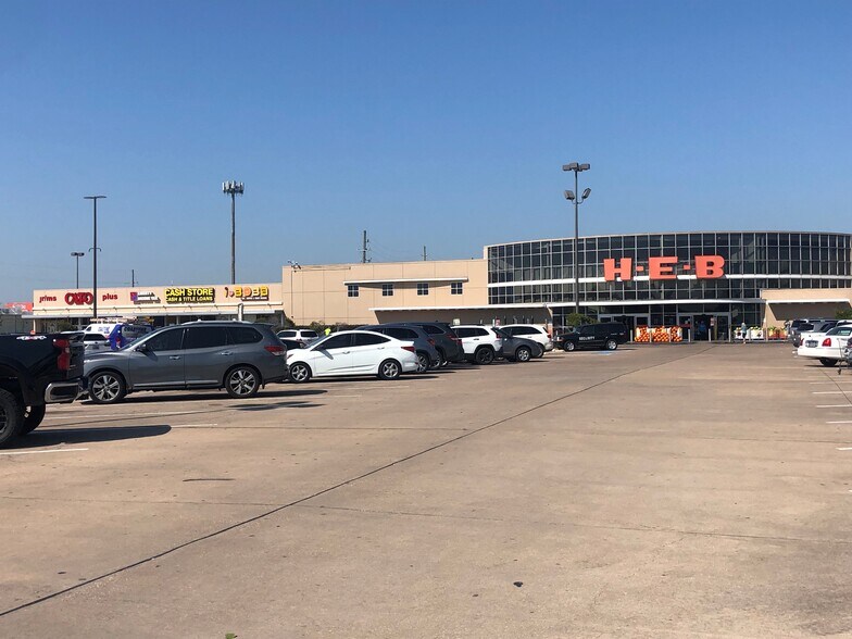 More Photos Of 4805-4975 Highway 6 N, Houston Unknown For Lease
