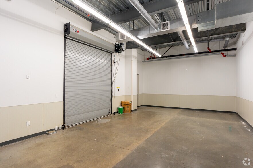 More Photos Of 4700 N Hanley Rd, Berkeley Office For Lease