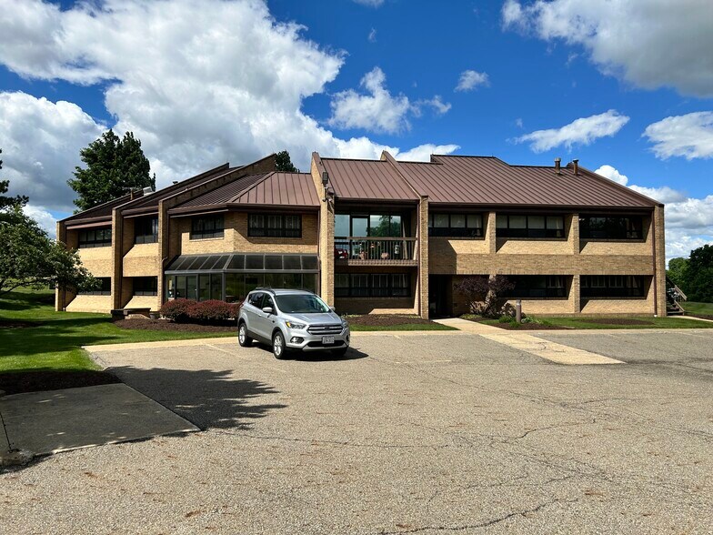More Photos Of 5771 Mayfair Rd, North Canton Office Residential For Lease