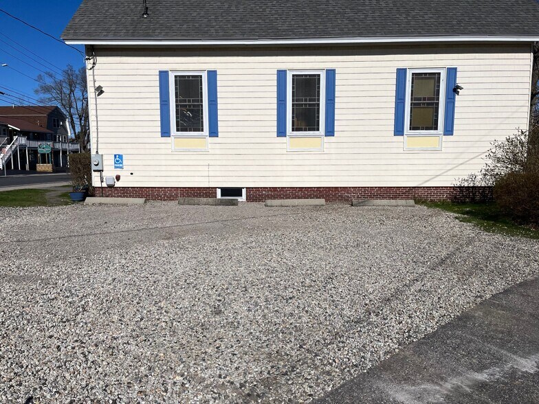 More Photos Of 57 Saco Ave, Old Orchard Beach Freestanding For Lease
