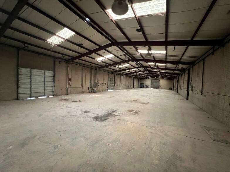 More Photos Of 501 Steves Ave, San Antonio Service For Lease