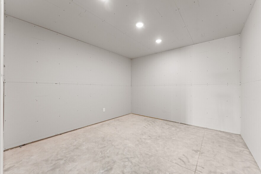 More Photos Of 201 Blue Sky ln, Hollister Flex For Lease