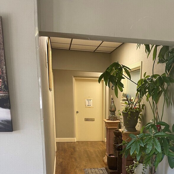 More Photos Of 10 Union Ave, Lynbrook Office For Sale