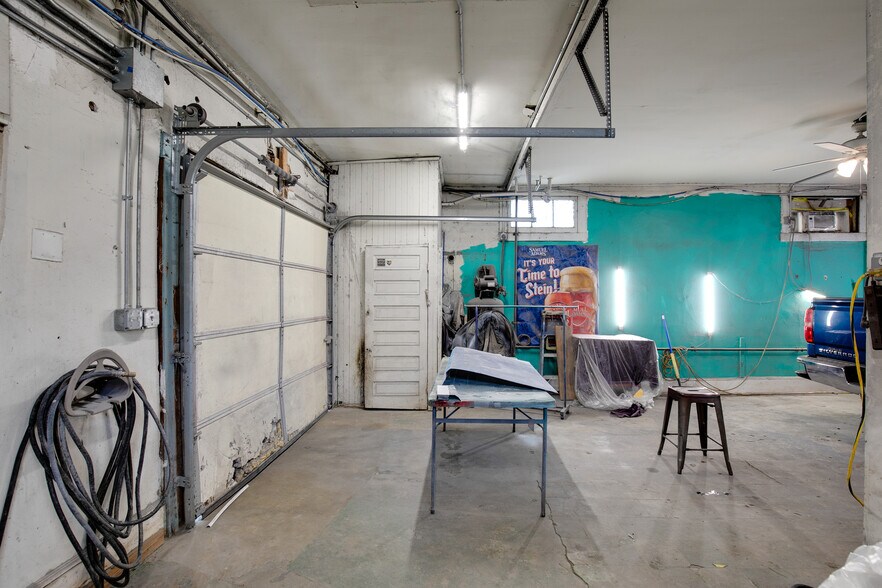 More Photos Of 705 Richmond Hwy, Richmond Showroom For Sale