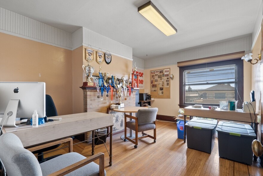 More Photos Of 217 E Lake Ave, Watsonville Office For Sale