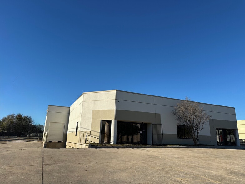 Primary Photo Of 12903-12907 Agency Dr, San Antonio Warehouse For Lease