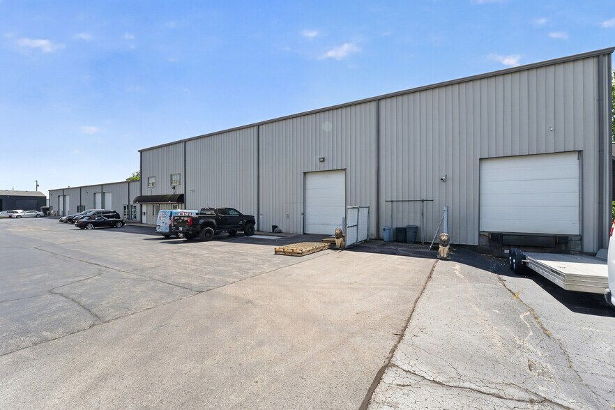 Primary Photo Of 559 Industrial Dr, Carmel Industrial For Lease