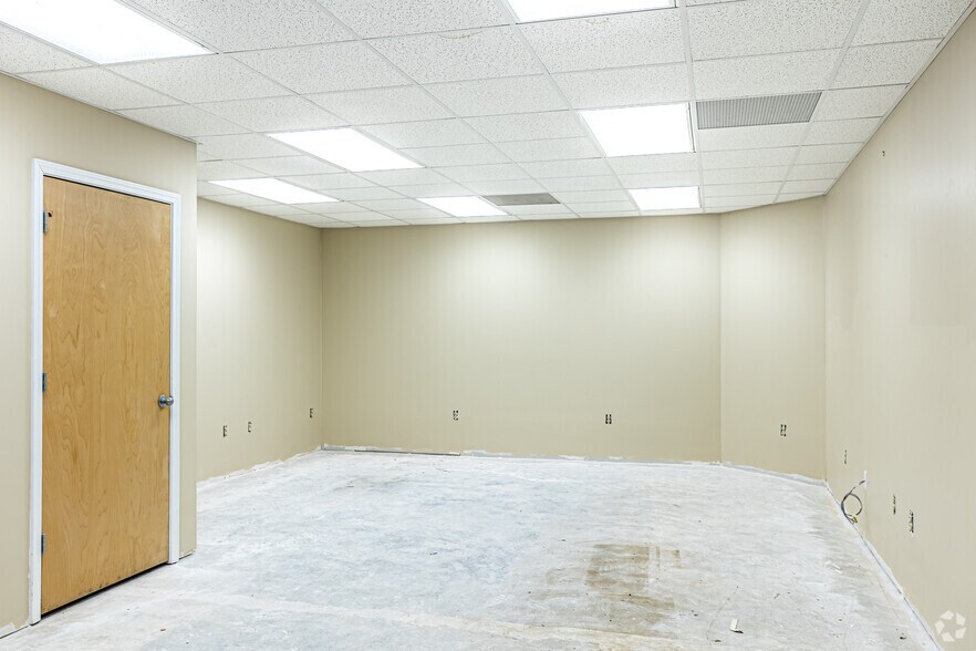 More Photos Of 510-512 NW Mock Ave, Blue Springs Medical For Lease