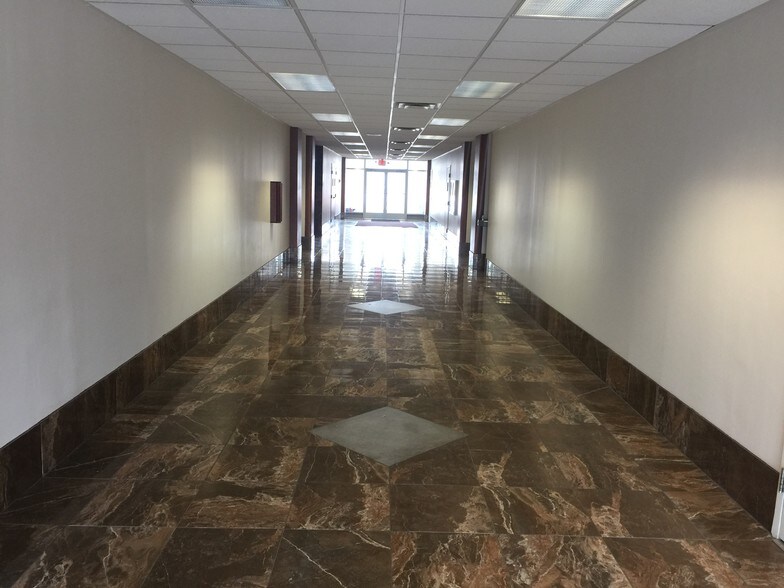 More Photos Of 6500 Pearl Rd, Parma Heights Office For Lease