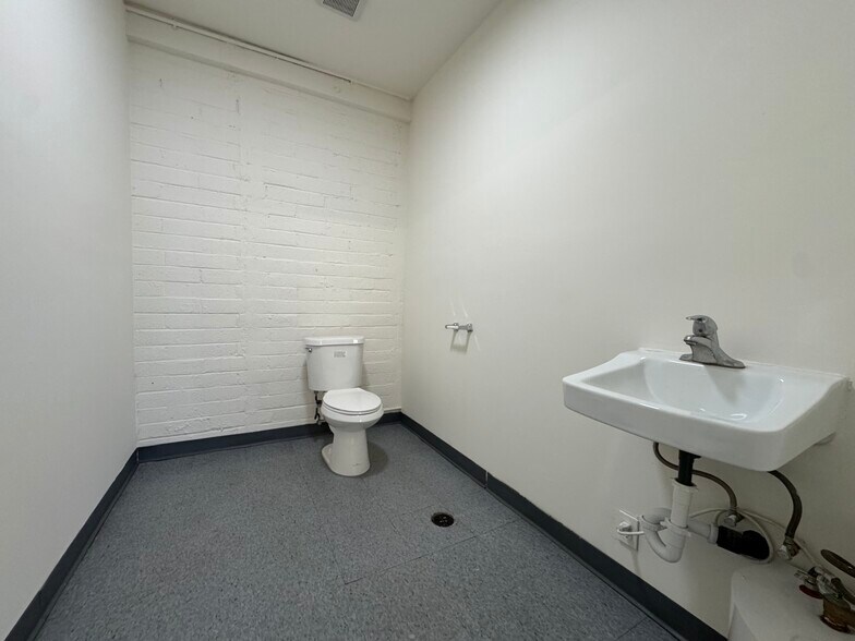 More Photos Of 4233 City Terrace Dr, Los Angeles Industrial For Sale