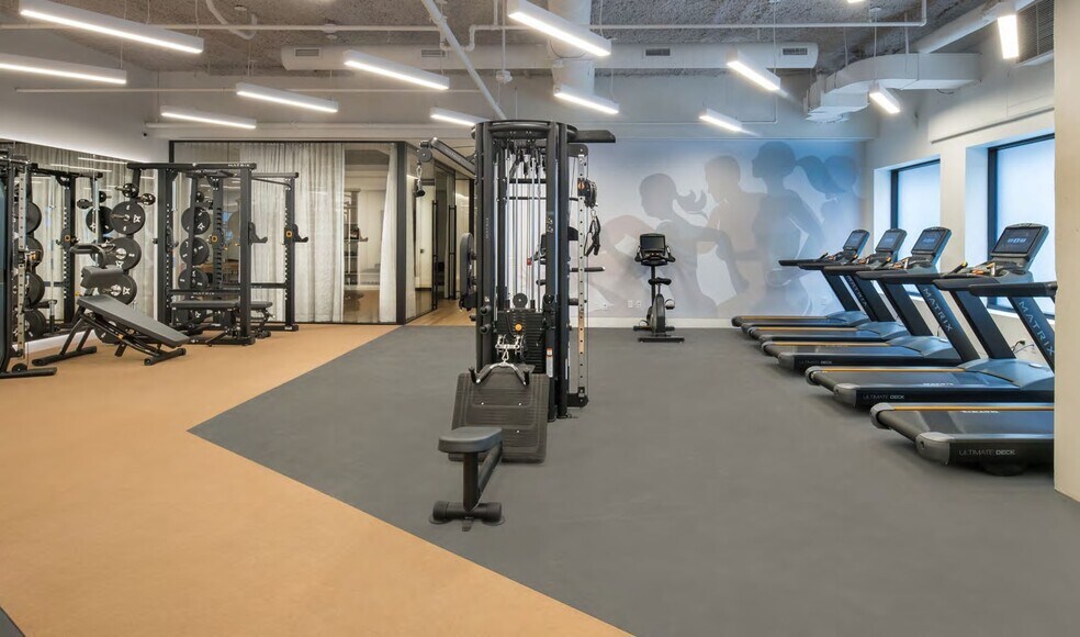 More Photos Of 1200 New Hampshire Ave NW, Washington Office For Sale