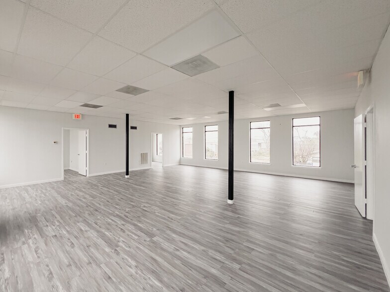 More Photos Of 5730 Centralcrest, Houston Warehouse For Lease