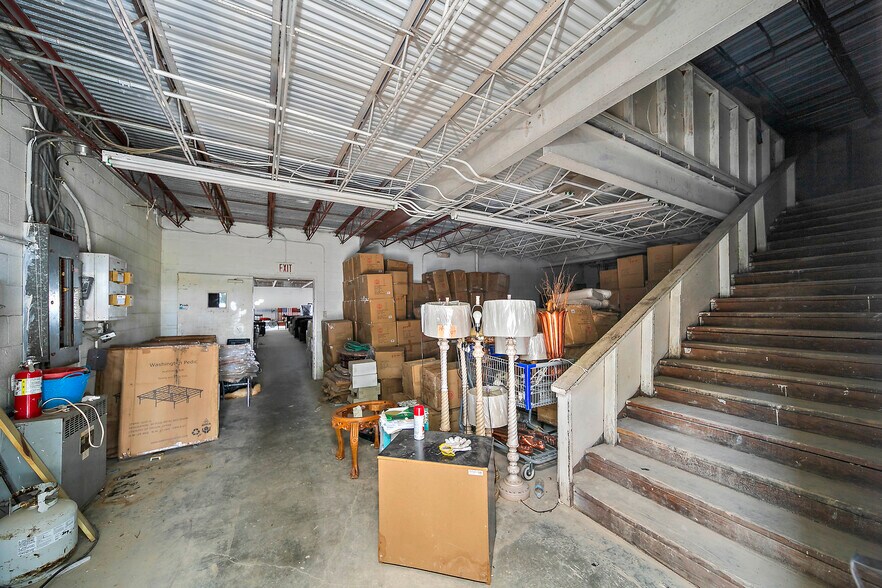 More Photos Of 10200 Almeda Genoa Rd, Houston Unknown For Lease