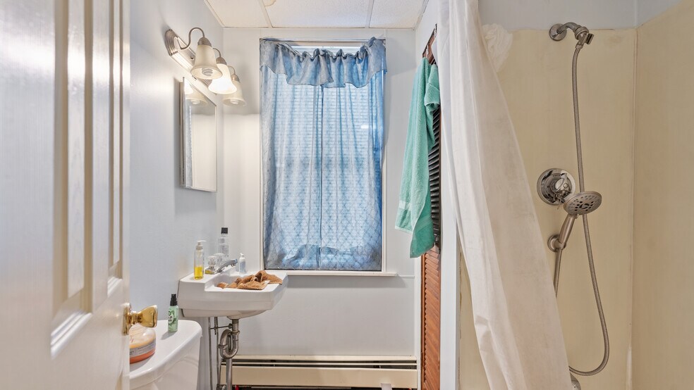 More Photos Of 393 Waterman Ave, East Providence Apartments For Sale