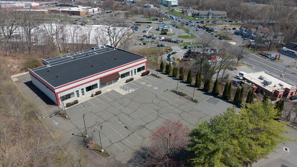 More Photos Of 20 Federal Rd, Brookfield Storefront For Lease